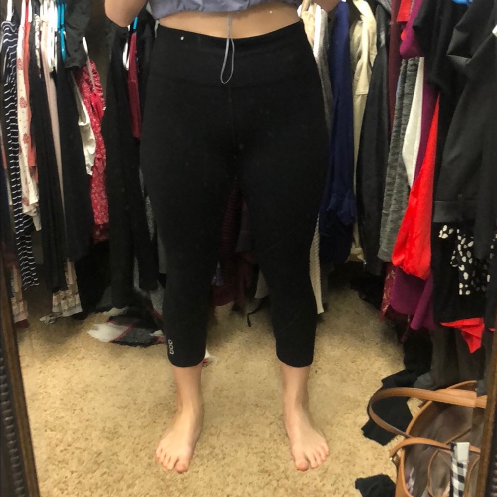 Lorna Jane Australia cropped leggings